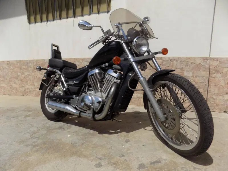 Suzuki VS 600 GL Intruder (1995 - 96) (7)