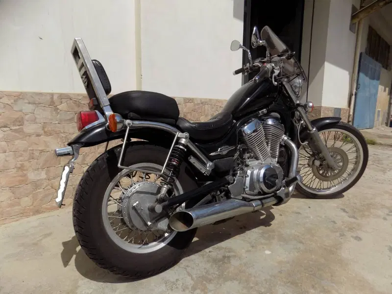 Suzuki VS 600 GL Intruder (1995 - 96) (8)