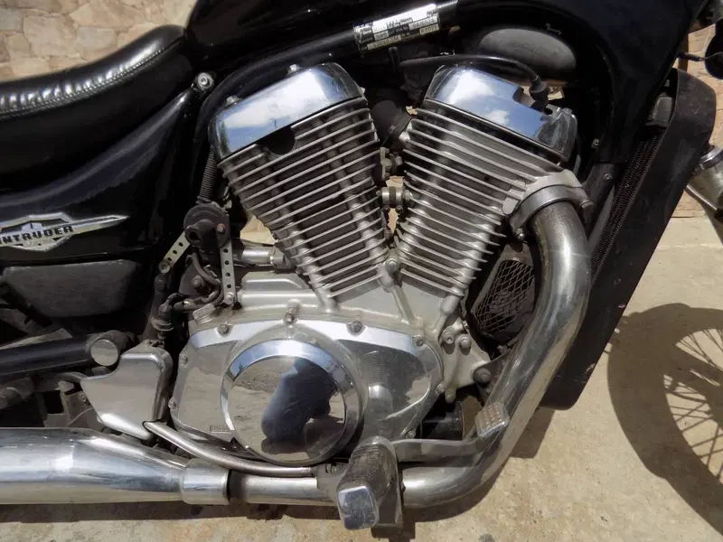 Suzuki VS 600 GL Intruder (1995 - 96) (12)