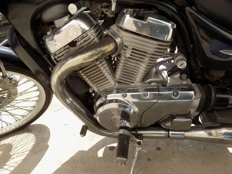 Suzuki VS 600 GL Intruder (1995 - 96) (13)