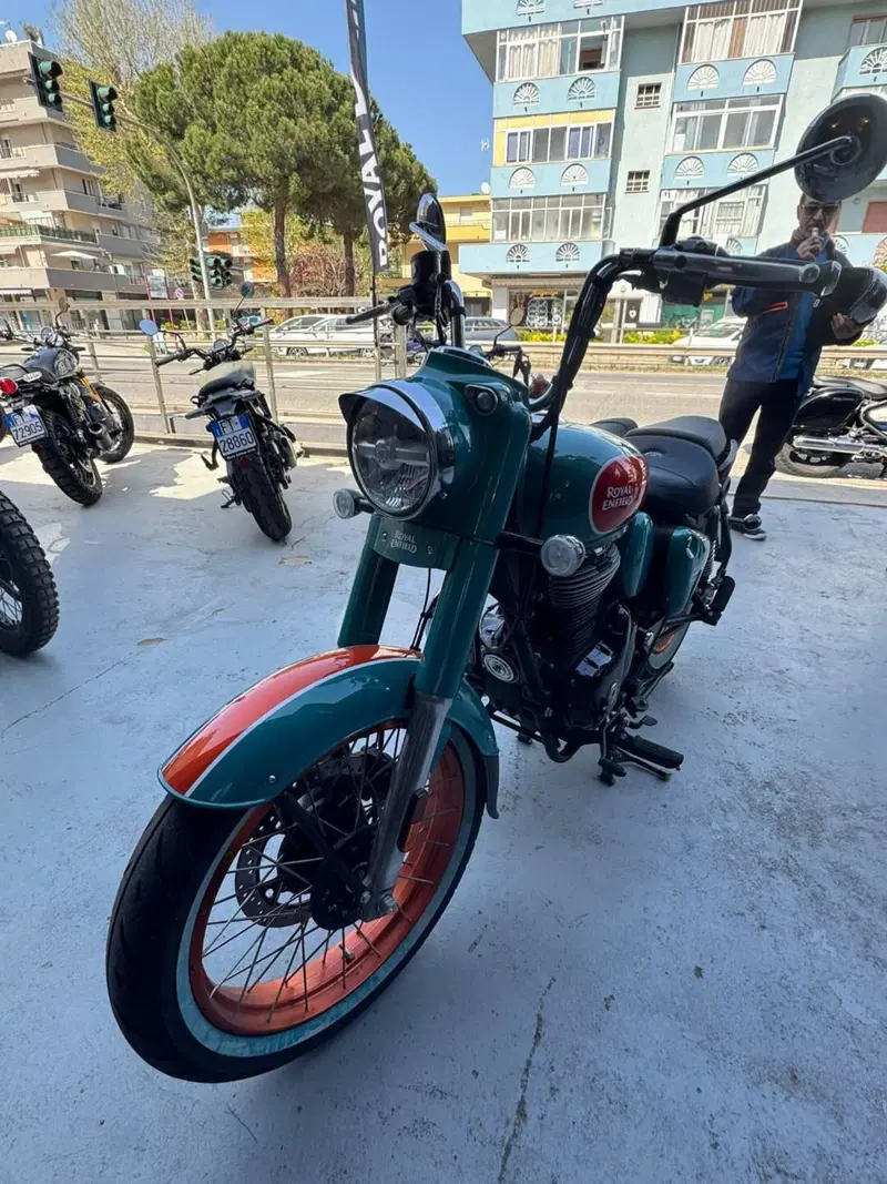 Royal Enfield Meteor 350 Aurora (2024 - 26) (4)