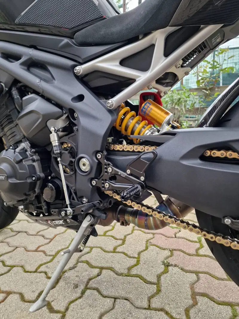Triumph Speed Triple 1200 RS (2021 - 24) (4)