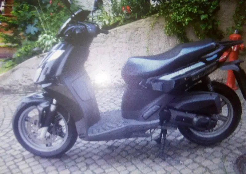 Aprilia Sportcity 200 (2)