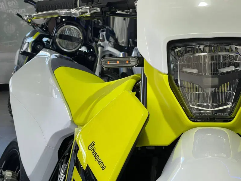 Husqvarna 701 Supermoto (2026) (7)