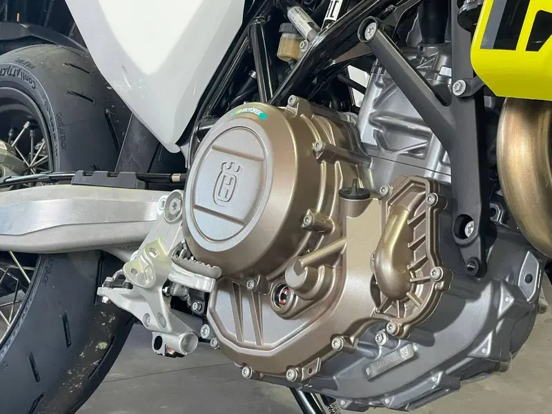 Husqvarna 701 Supermoto (2026) (8)