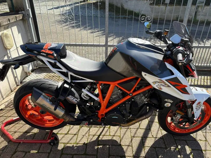 KTM 1290 Super Duke R (2019) (3)