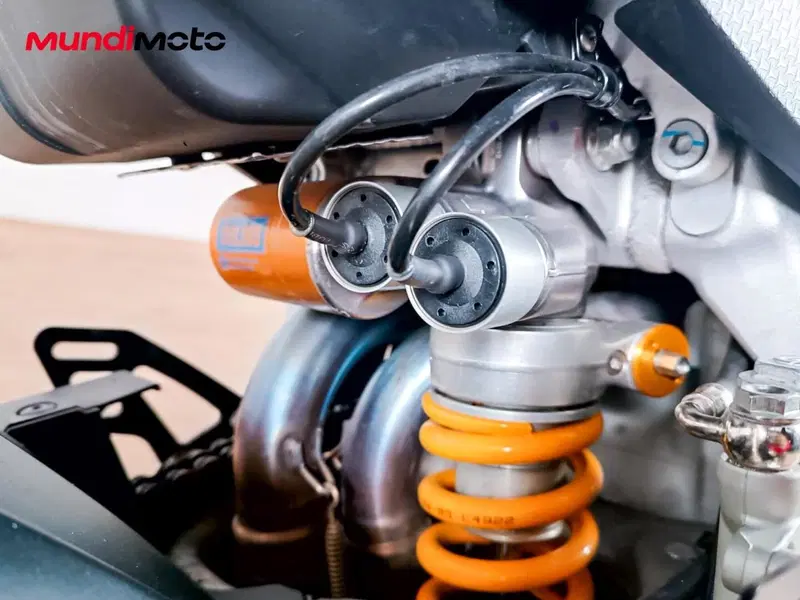 Aprilia RSV4 1100 Factory (2025 - 26) (21)