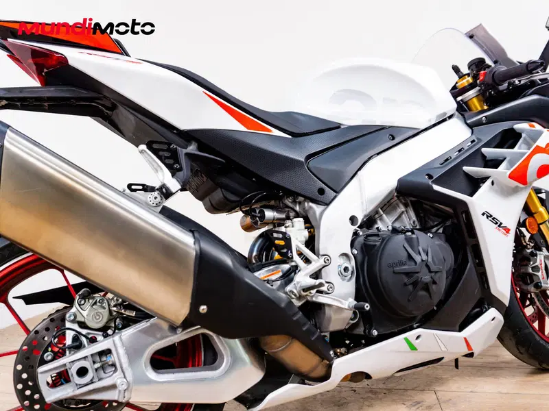 Aprilia RSV4 1100 Factory (2025 - 26) (4)