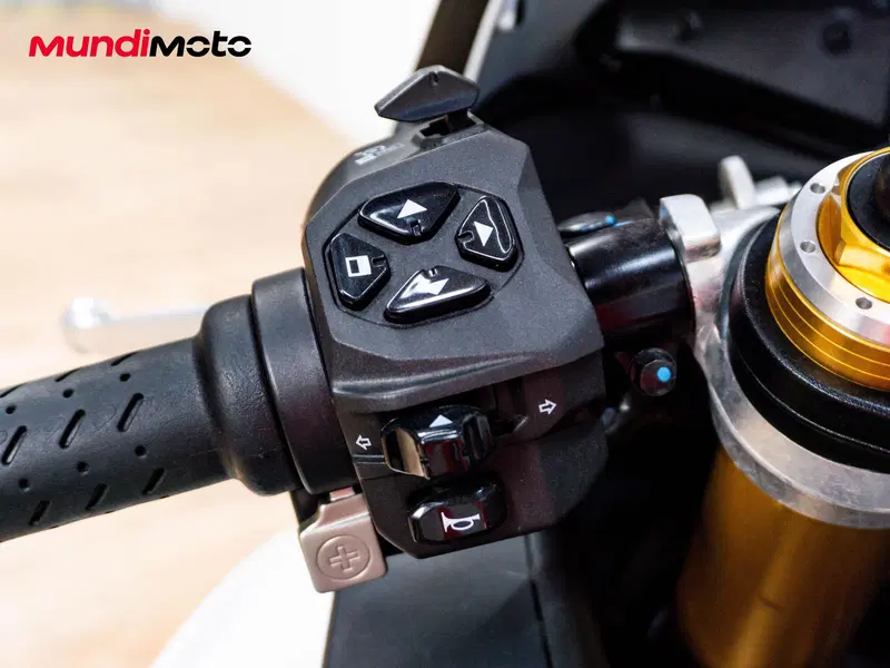 Aprilia RSV4 1100 Factory (2025 - 26) (24)