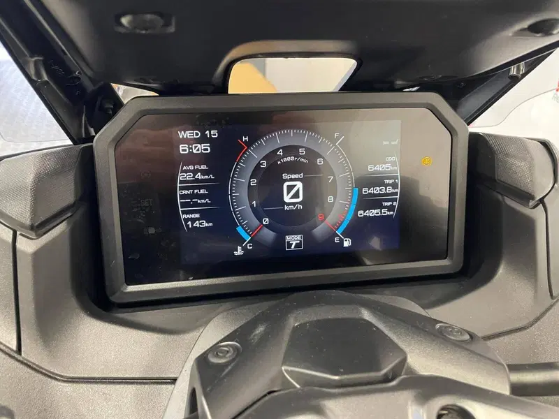 Yamaha T-Max 560 Tech Max (2022 - 24) (5)