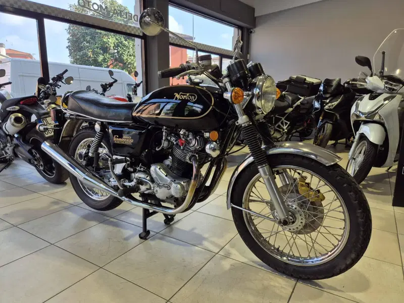 Norton NORTON COMMANDO 850 (2)