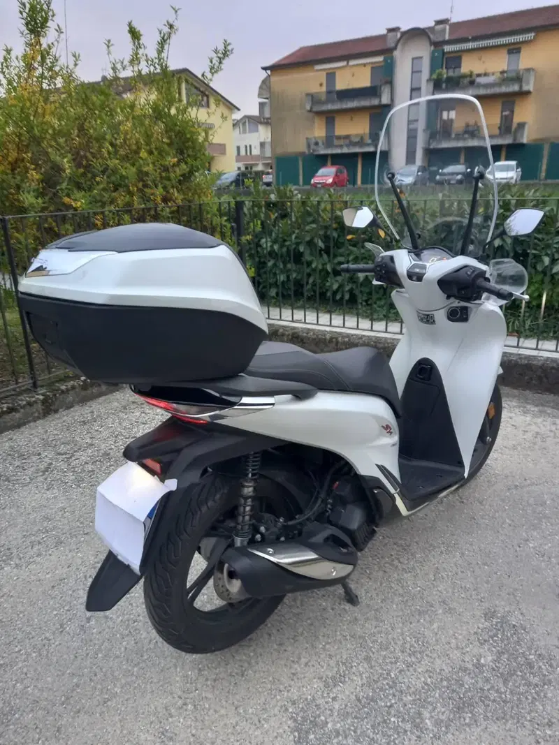 Honda SH 150i (2020 - 23) (3)