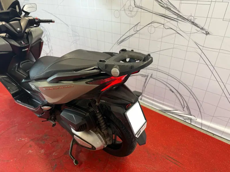 Honda Forza 350 (2022 - 24) (16)