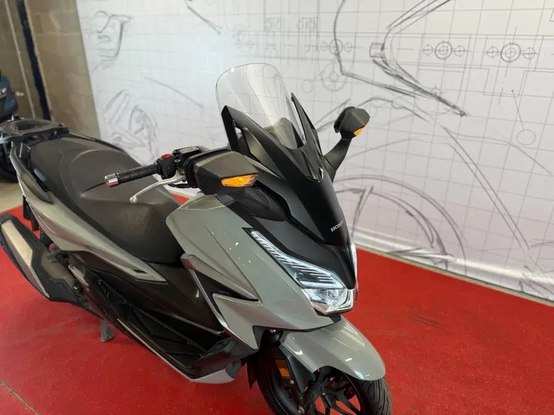Honda Forza 350 (2022 - 24) (10)