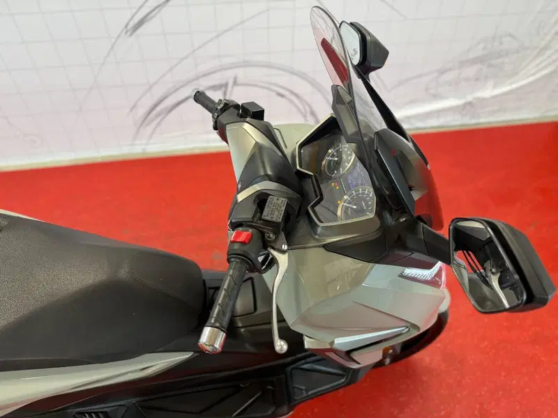 Honda Forza 350 (2022 - 24) (8)