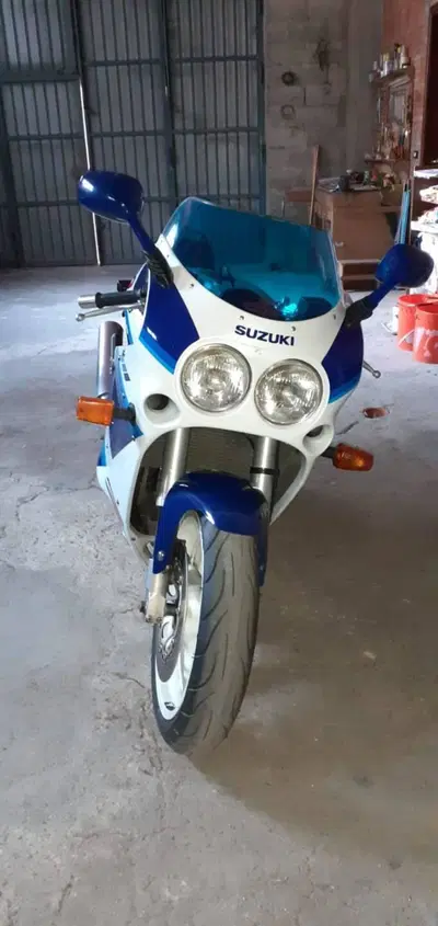 Suzuki GSX R 1100 (1989 - 90) usata