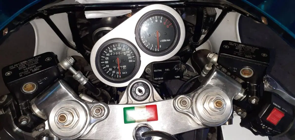 Suzuki GSX R 1100 (1989 - 90) (2)