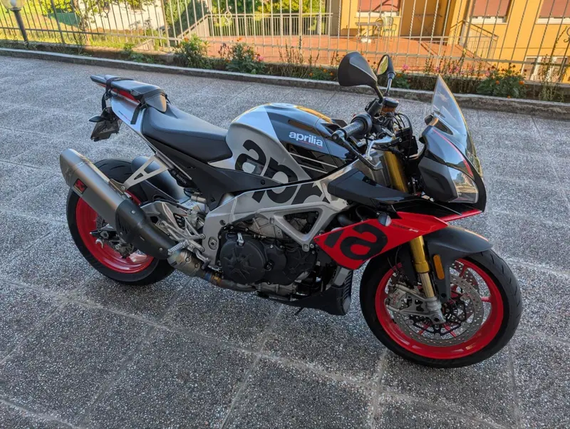 Aprilia Tuono V4 Factory (2019 - 20) (3)