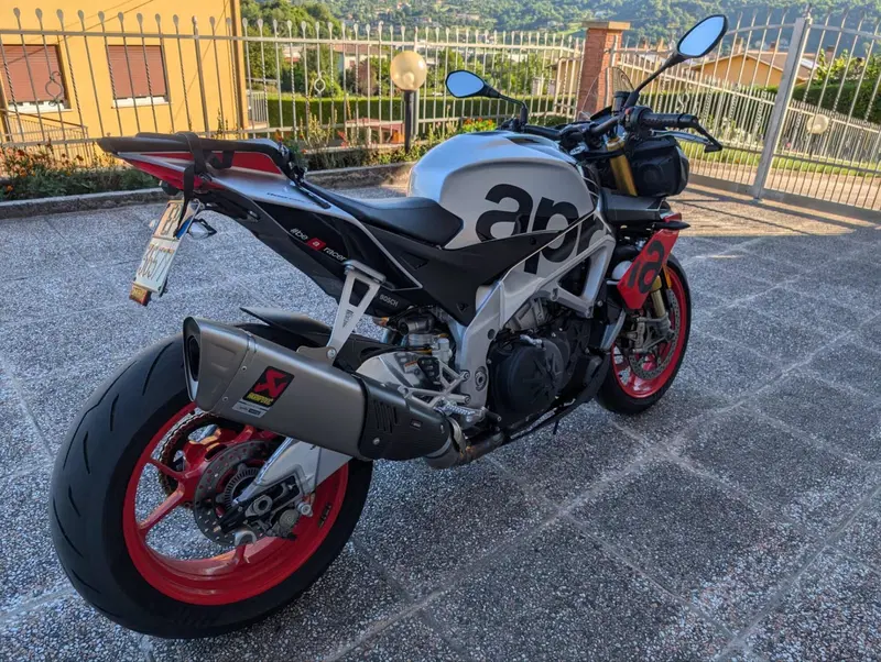 Aprilia Tuono V4 Factory (2019 - 20) (4)