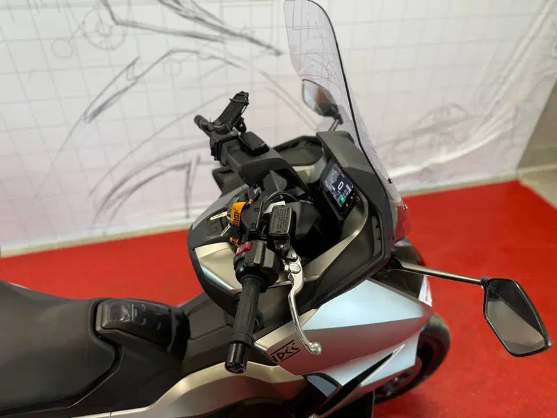 Honda Forza 750 DCT (2021 - 24) (8)
