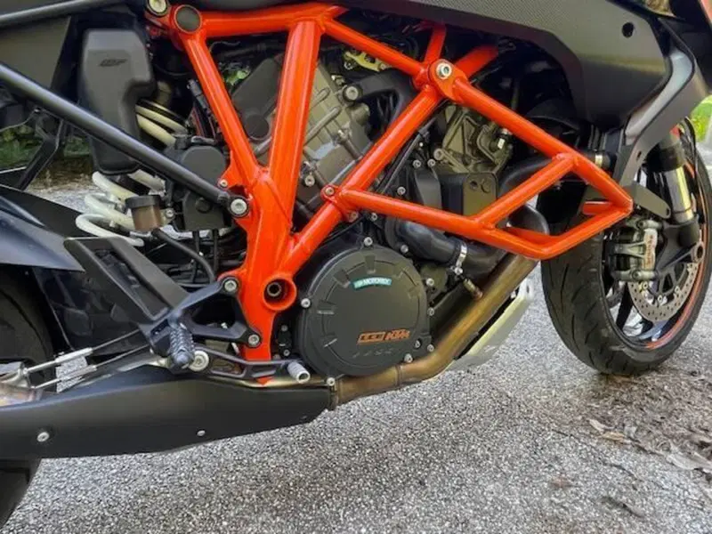 KTM 1290 Super Duke GT ABS (2016 - 18) (6)