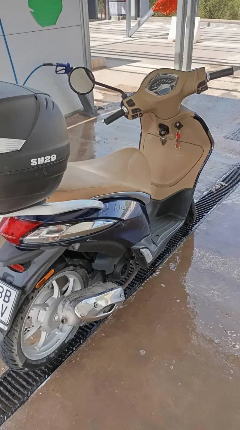 Piaggio Liberty 50 3V (2021 - 24) (4)