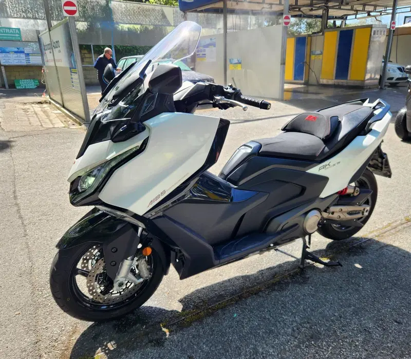 Kymco AK 575 Premium (2025 - 26) (3)
