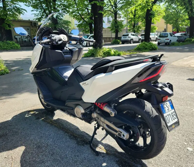 Kymco AK 575 Premium (2025 - 26) (4)