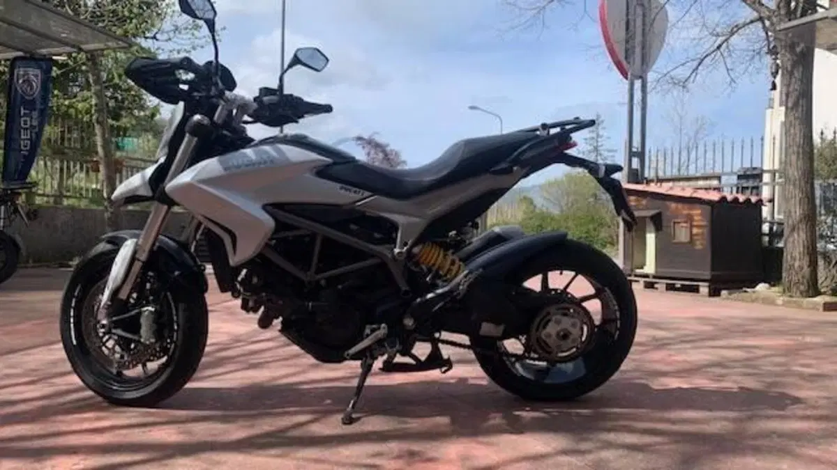 Ducati Hyperstrada 821 (2013 - 15) (2)