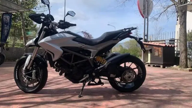 Ducati Hyperstrada 821 (2013 - 15) (2)