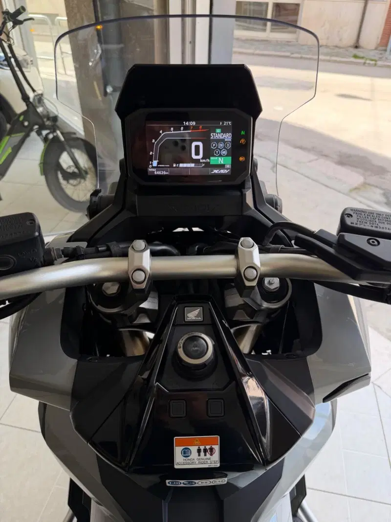Honda X-ADV 750 DCT Adventure (2021 - 24) (6)