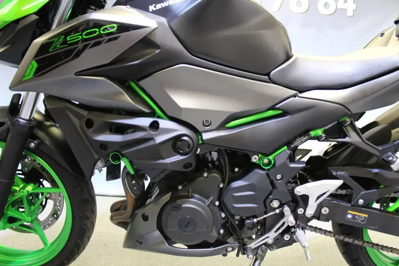 Kawasaki Z 500 SE (2024 - 26) (17)
