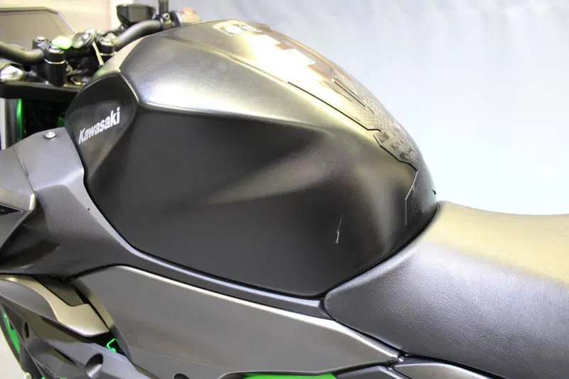 Kawasaki Z 500 SE (2024 - 26) (18)