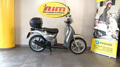 Aprilia Scarabeo 50 (2004 - 06) usata