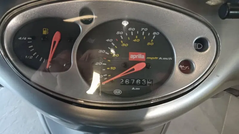 Aprilia Scarabeo 50 (2004 - 06) (6)
