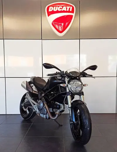 Ducati Monster 696 Plus (2007 - 14) usata