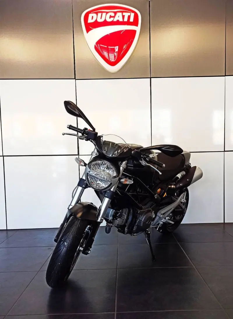 Ducati Monster 696 Plus (2007 - 14) (4)
