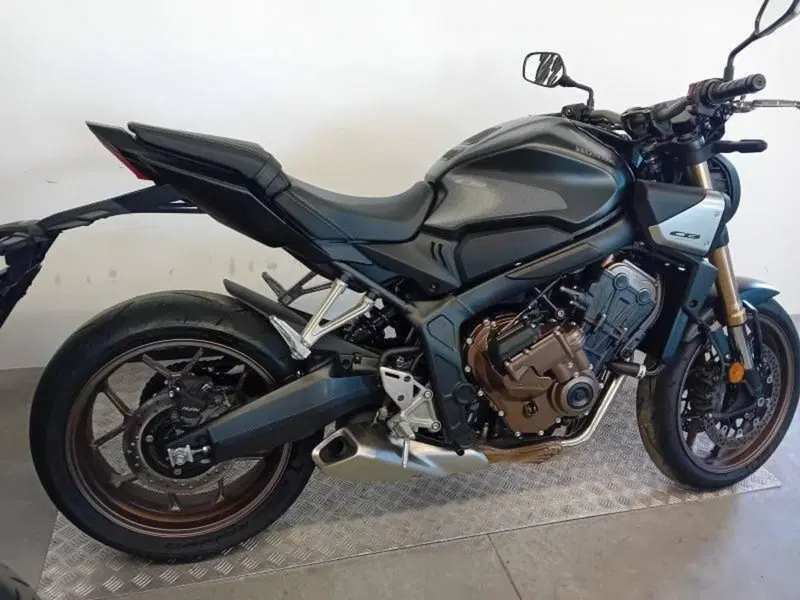 Honda CB 650 R E-Clutch (2024 - 26) (6)