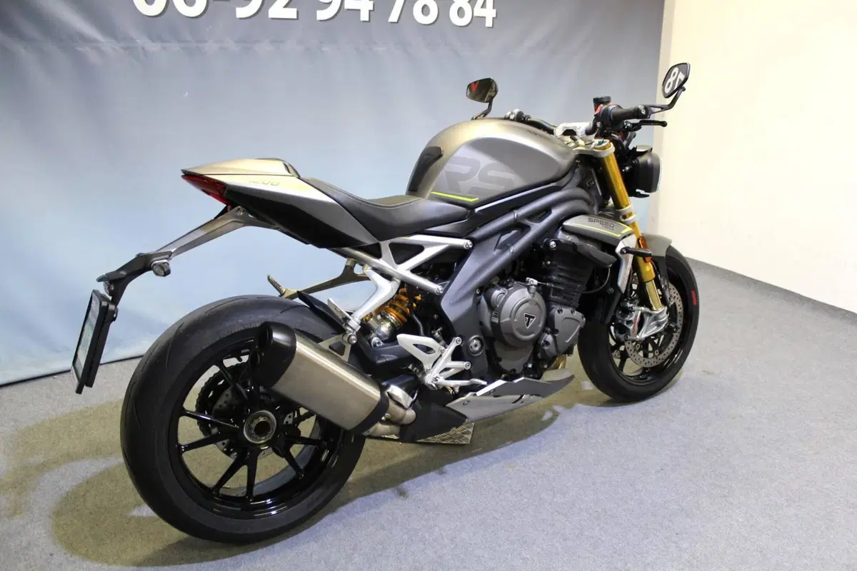 Triumph Speed Triple 1200 RS (2021 - 24) (2)