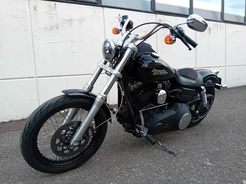Harley-Davidson 1584 Street Bob (2008 - 15) - FXDB (3)