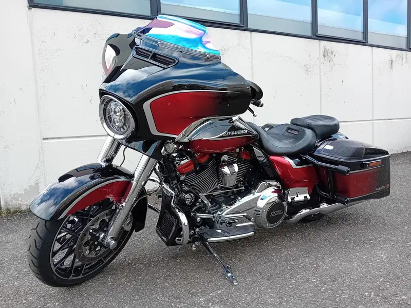 Harley-Davidson 117 Street Glide (2021) - FLHXSE (3)