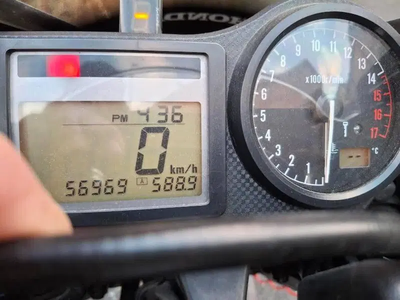 Honda CBR 600 F (2001 - 06) (3)