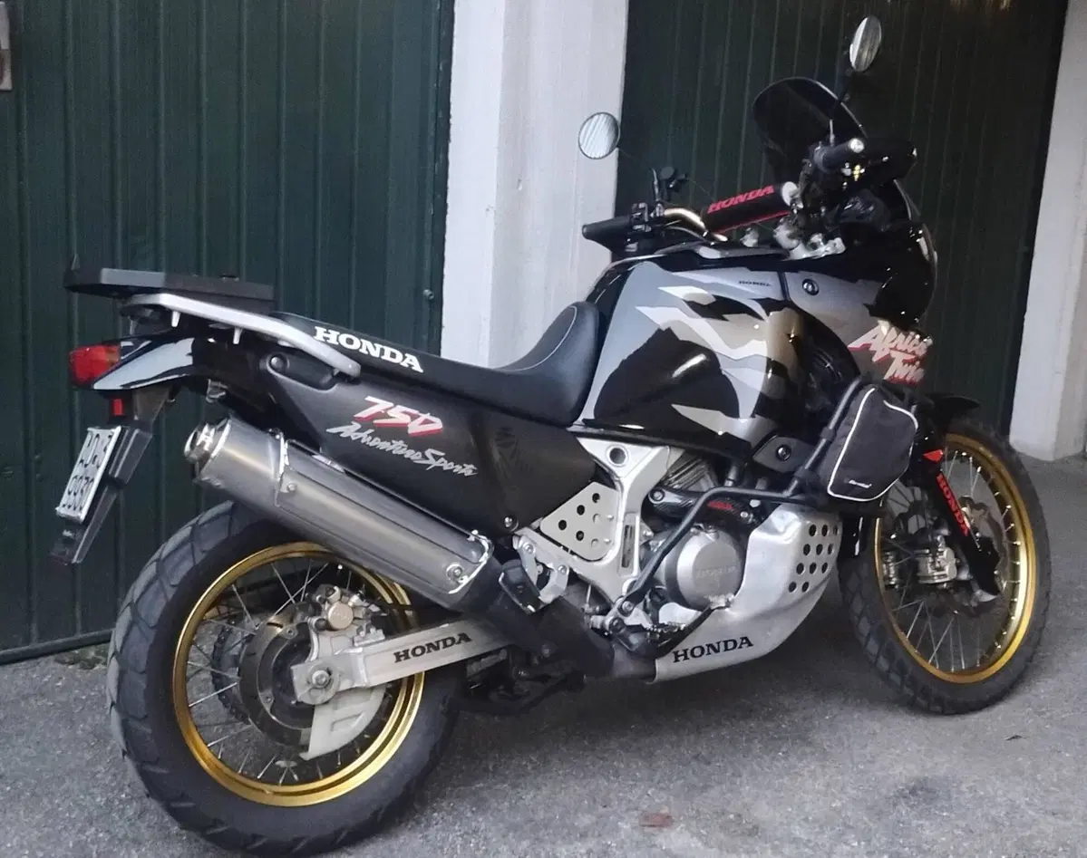 Honda Africa Twin XRV 750 (1996 - 02) (4)