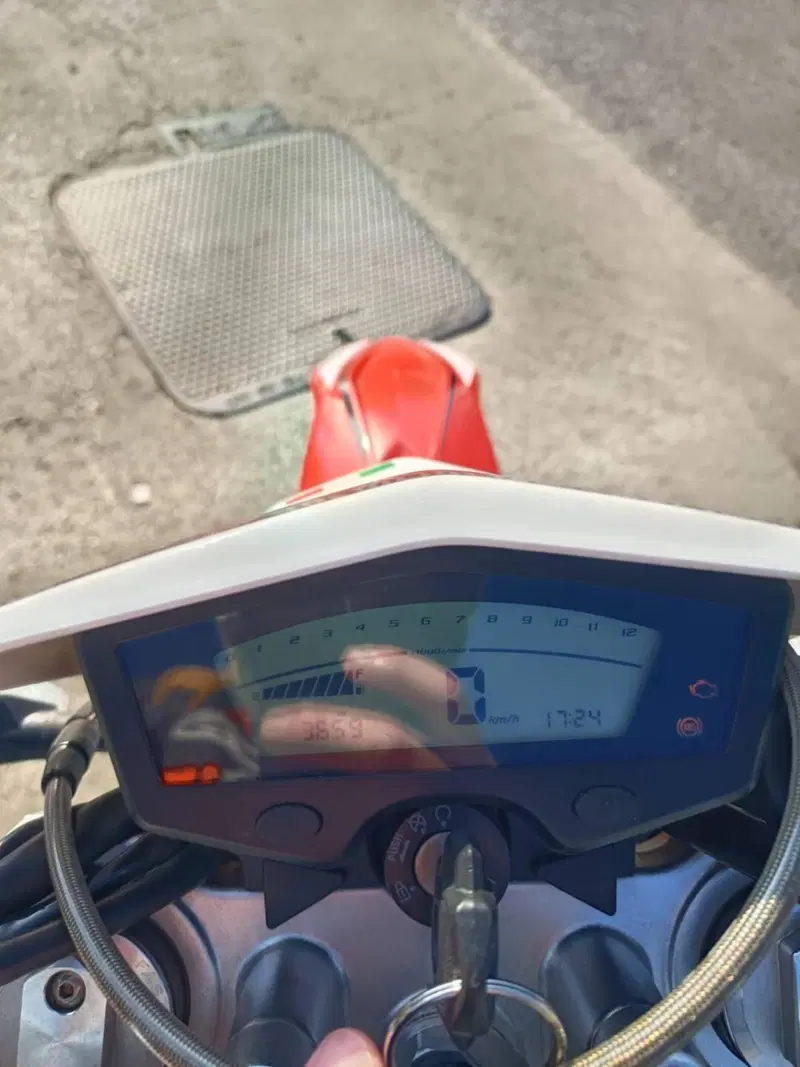 Swm SM 125 R (2022 - 24) (5)