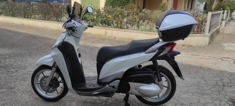 Honda SH 300 i ABS (2011 - 13) (2)