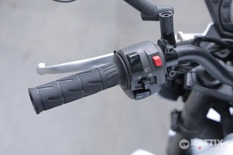 Kawasaki Z 750 (2007 - 14) (11)