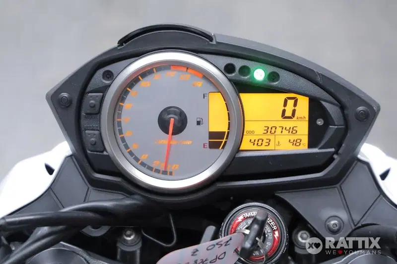 Kawasaki Z 750 (2007 - 14) (13)