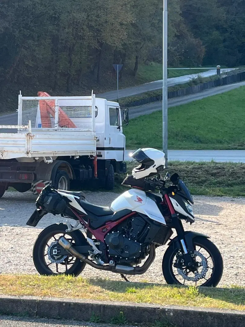 Honda CB 750 Hornet (2023 - 24) (3)