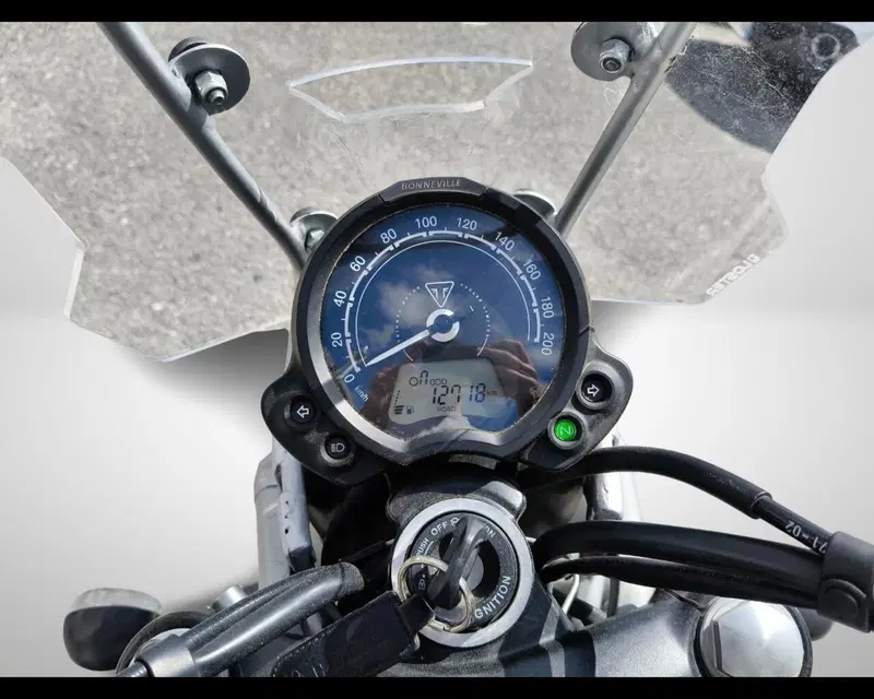 Triumph Scrambler 900 Chrome Edition (2023) (9)