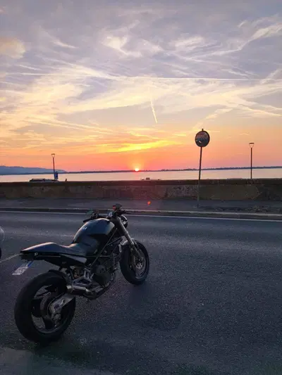 Ducati Monster 900 City Dark (1999 - 02) usata